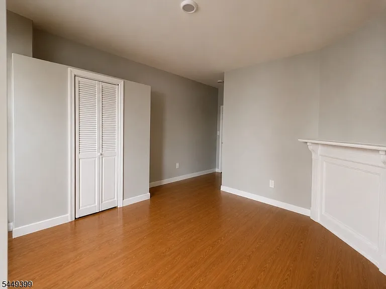 1110 Hampton Pl — Photo 6