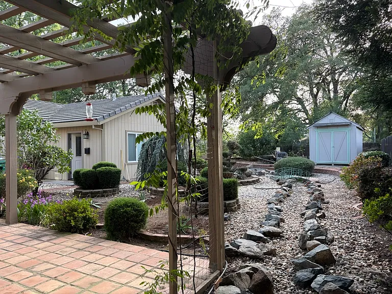 3910 Magnolia Hills Dr — Photo 4