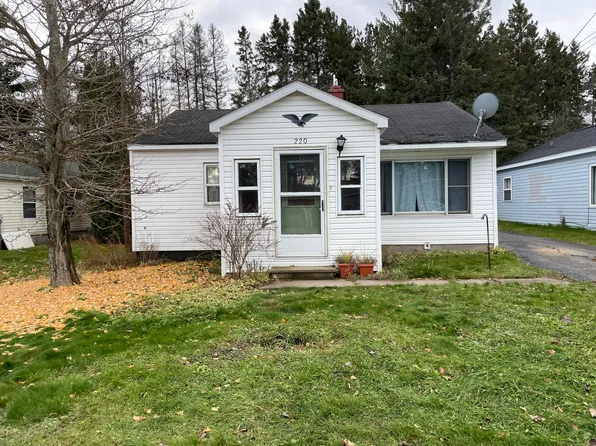 220 E 14th Ave, Sault Sainte Marie, MI 49783