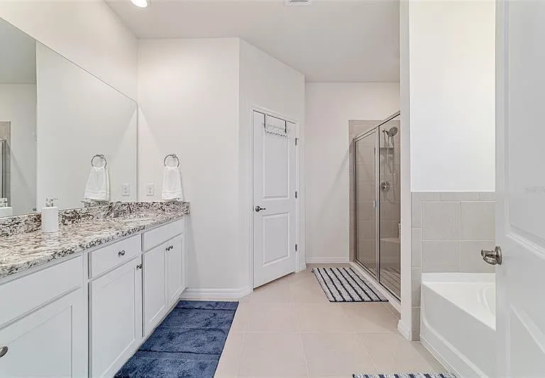4171 NW 48th Terrace Rd — Photo 10