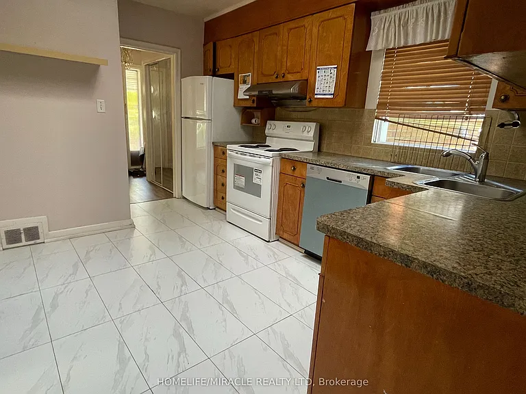 45 Martorino Dr #MAIN FLOOR — Photo 9