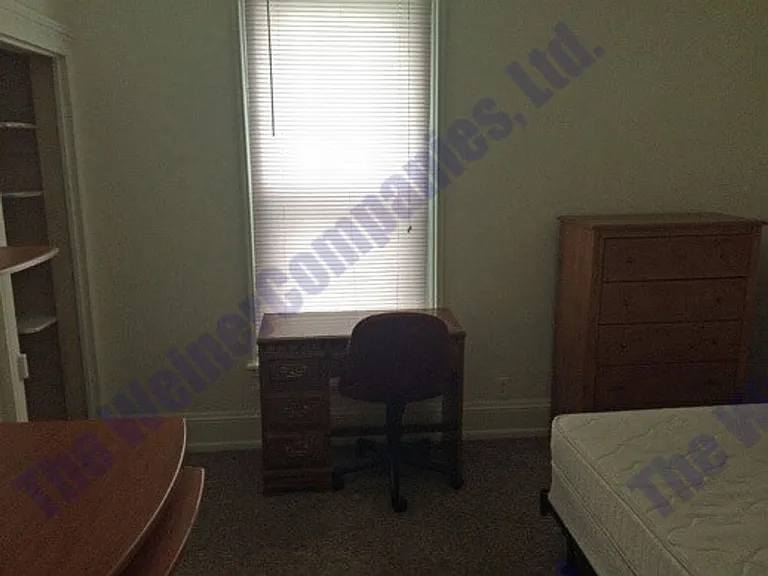 403 W Illinois St — Photo 15