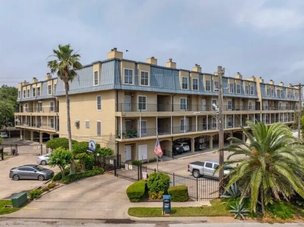 921 Marine Dr APT 332, Galveston, TX 77550