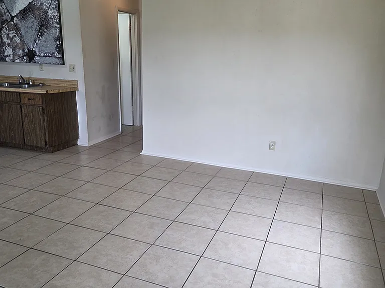 2810 Anthony St #B — Photo 4