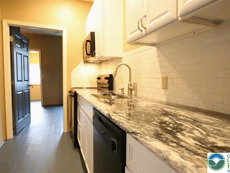71 W Goepp St — Photo 5
