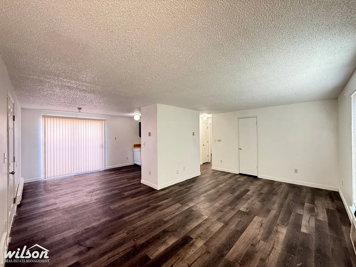 Building Photo - 1118-1120 W Cherry Ave