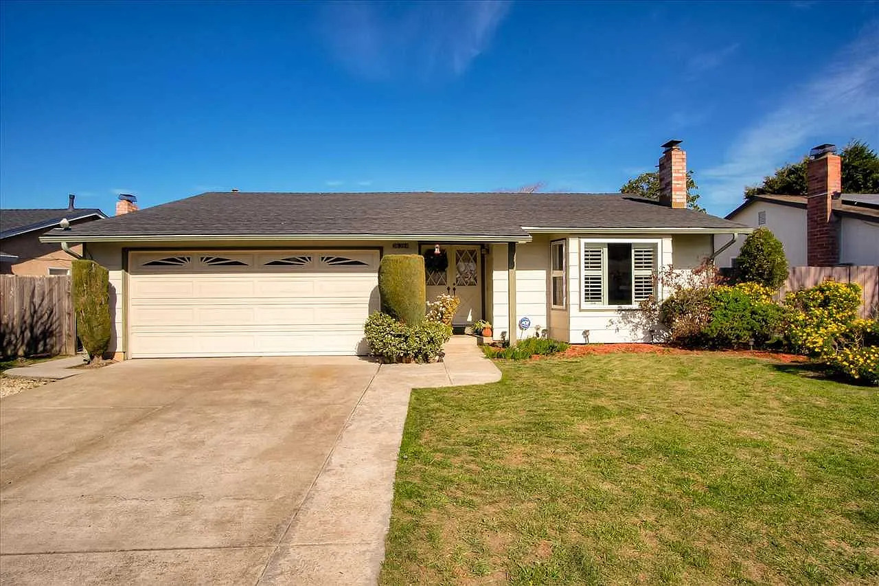 36384 La Salle Dr photo 1