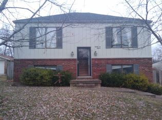 8215 Vaughn Mill Rd, Louisville, KY 40228