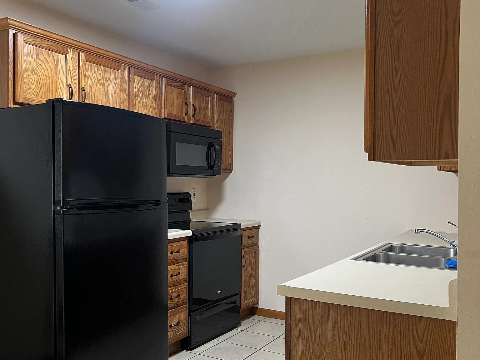 2 bed, 878 sqft, $1,200 — Photo 2