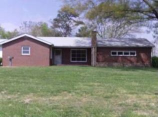 914 Reeves Dr, Mount Airy, NC 27030