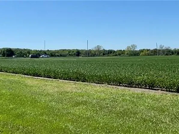 2220 S Eisenhower Ave, Ottawa, KS 66067