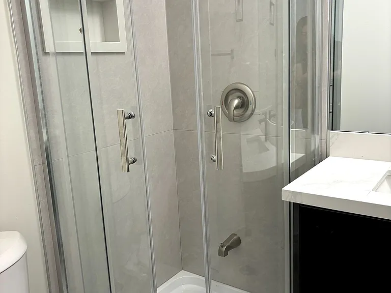 643 Bathurst St #102 — Photo 6