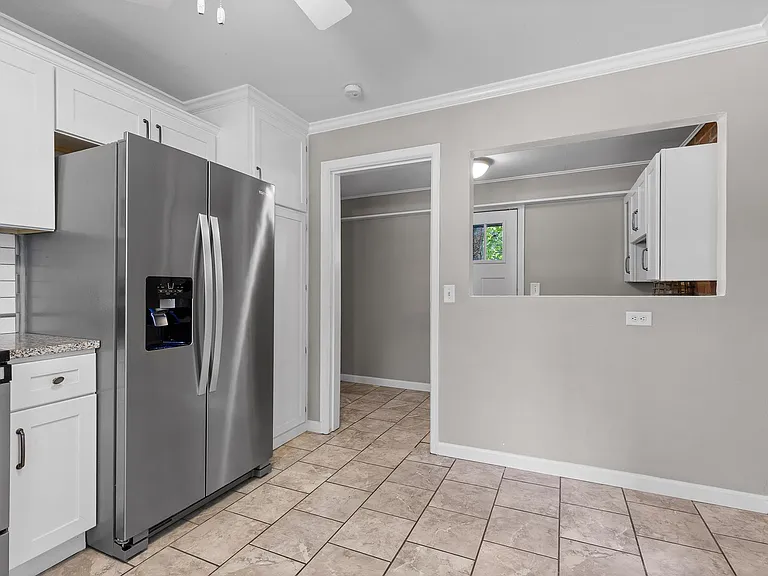 204 Haney Dr — Photo 12