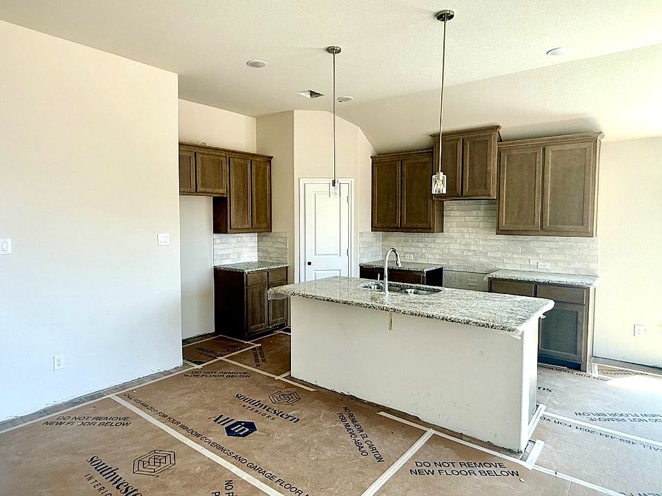 2nd image of 10356 Tapioca St