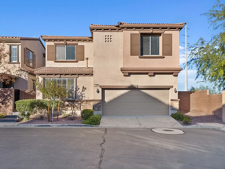 2334 Malaga Peak St — Photo 80