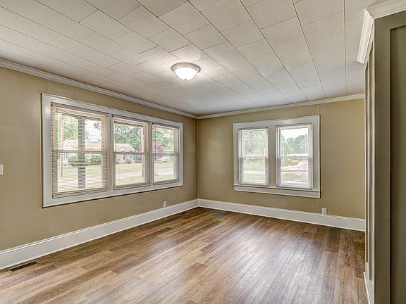 4th image of 207 Ramsey St