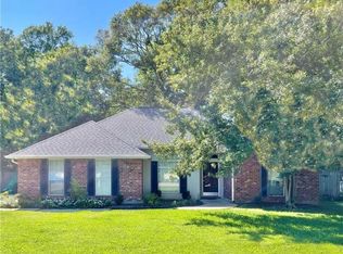 211 Skipper Dr, Mandeville, LA 70471