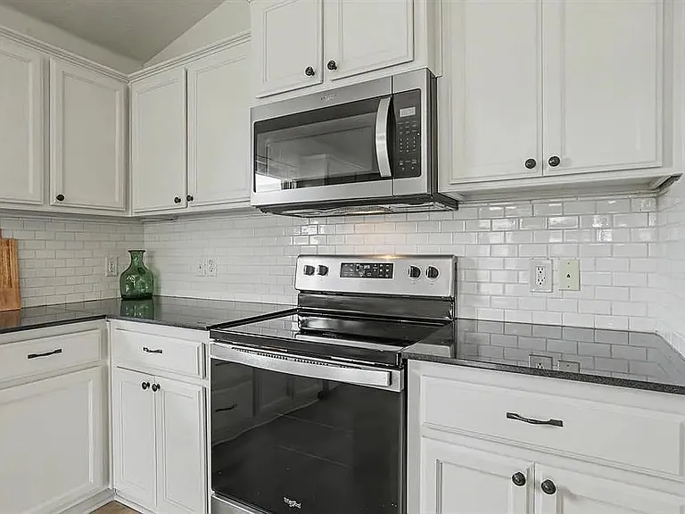 2520 NW 182nd St — Photo 7