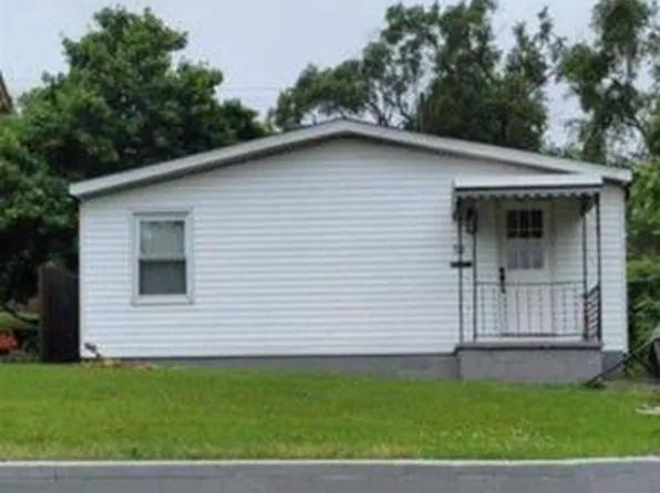 38 Earlmoor Blvd, Pontiac, MI 48341