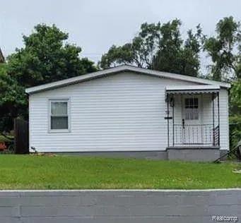 38 Earlmoor Blvd photo 1
