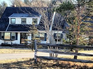 17911 Snyder Rd, Chagrin Falls, OH 44023