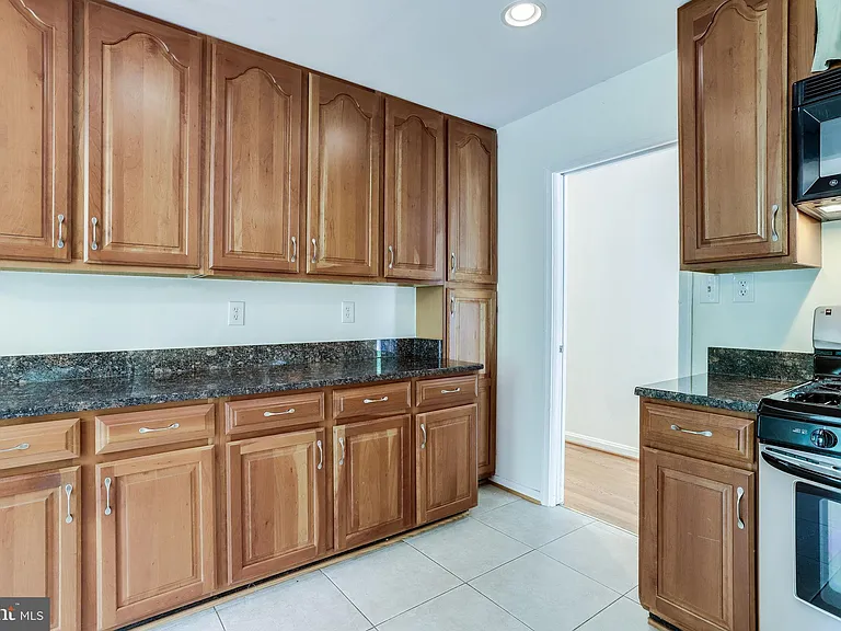 5225 Old Dominion Dr — Photo 16