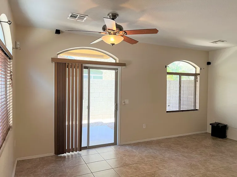 2150 W Alameda Rd #1045 — Photo 5