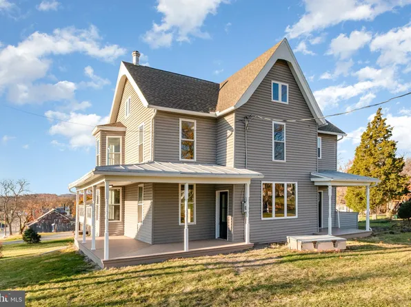 15 Carroll St, Wellsville, PA 17365