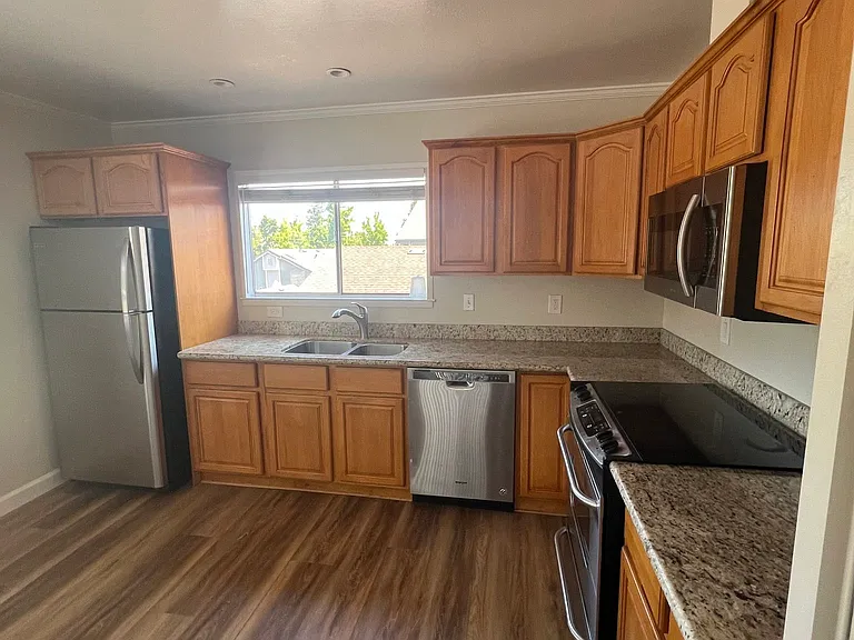 3851 Vineyard Ave #B — Photo 15