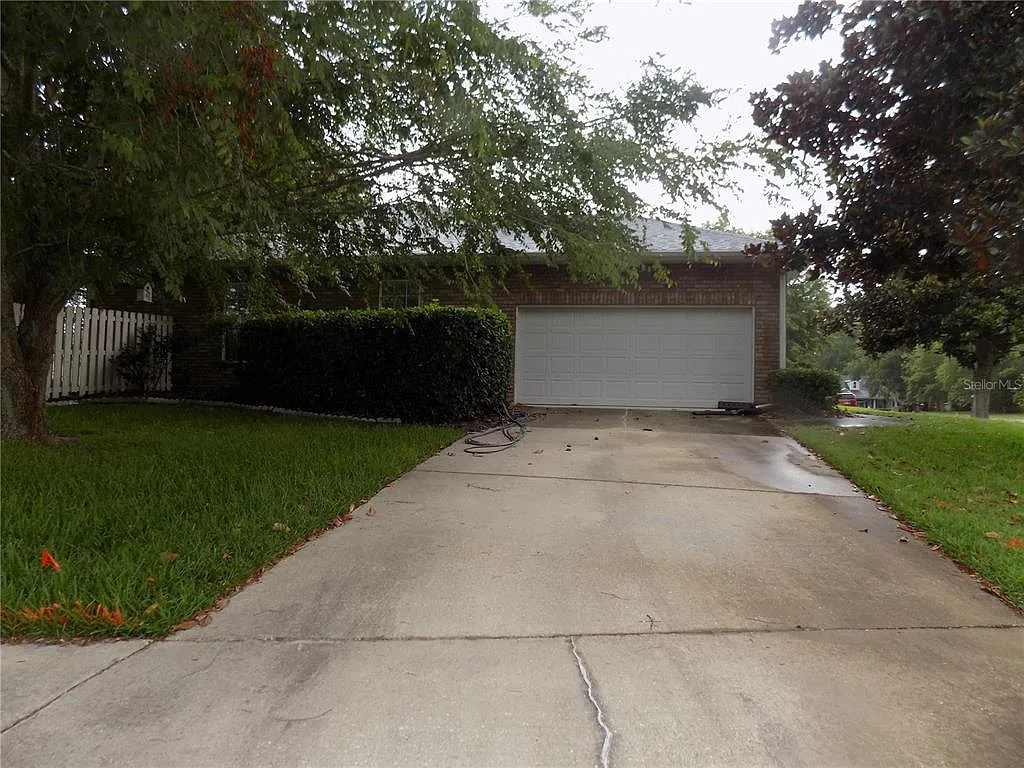 3 bed, 2.0 bath, 1803 sqft, $2,400 — Photo 4