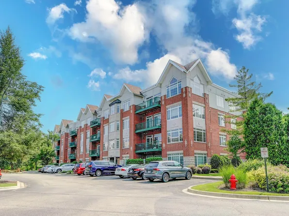 640 McHenry Rd APT 106, Wheeling, IL 60090