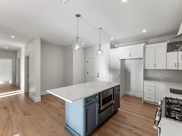 134 Court St #10, Plymouth, MA 02360