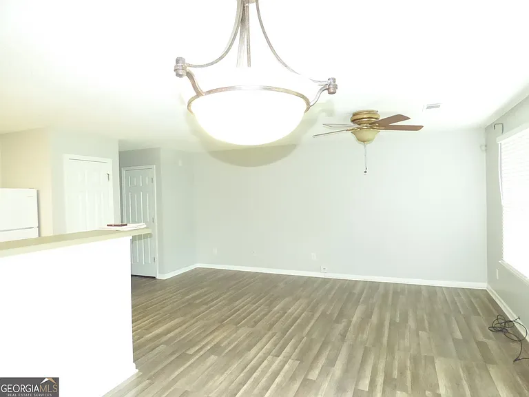 1465 April Ln — Photo 11