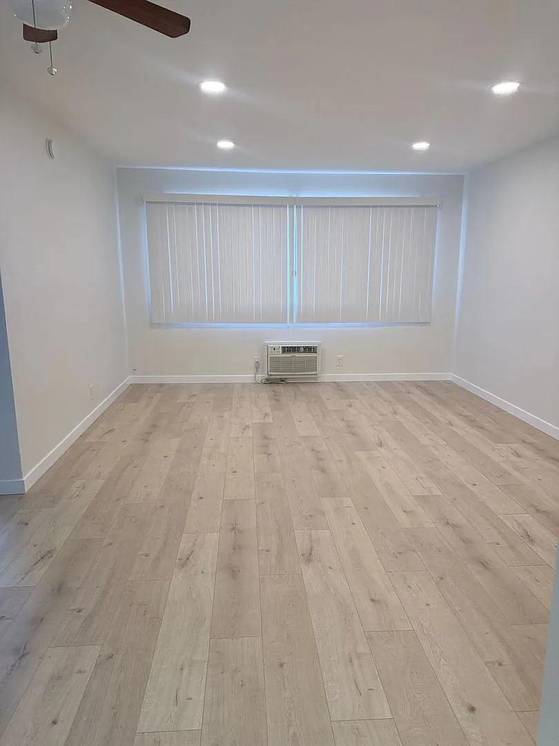 1 Month Free! Renovated Units in Central Van Nuys — Photo 3