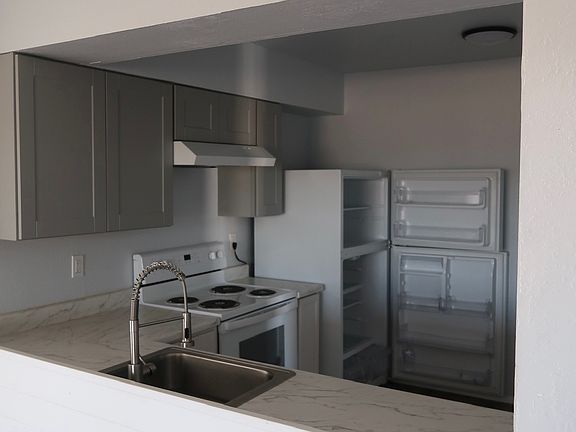 2nd image of 1938 N Spg APT 202