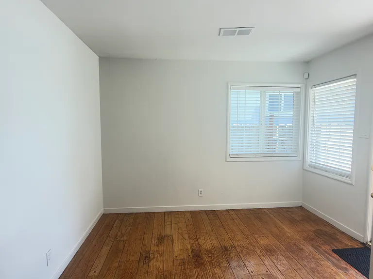 2527 Rheem Ave — Photo 7