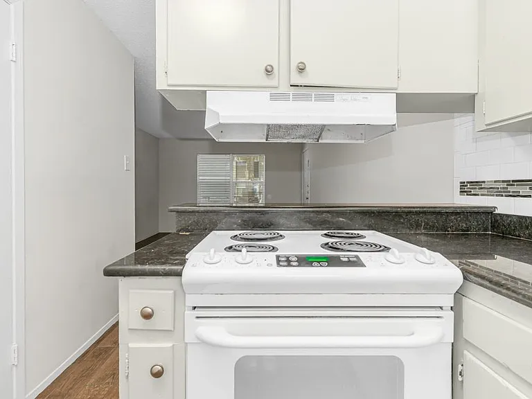 4538 Byers Ave #10 — Photo 6