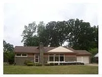 318 Wainwood Dr SE photo 1