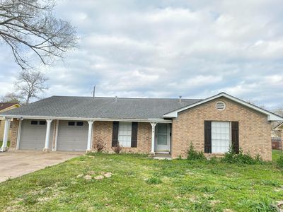 104 Tulip Trl, Lake Jackson, TX, 77566
