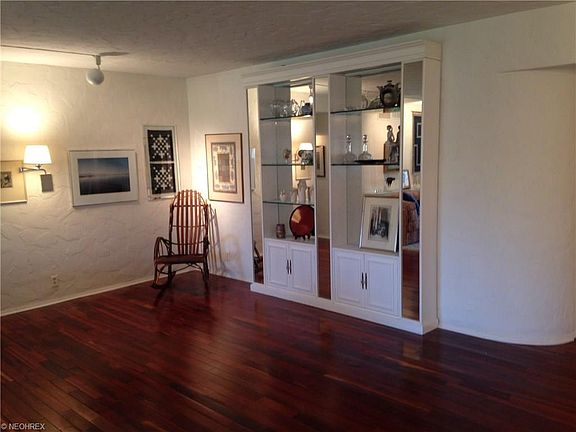 5th image of 1006 Bunker Dr APT 207