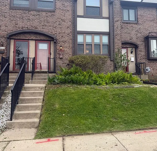 3217 Stockton Pl — Photo 1