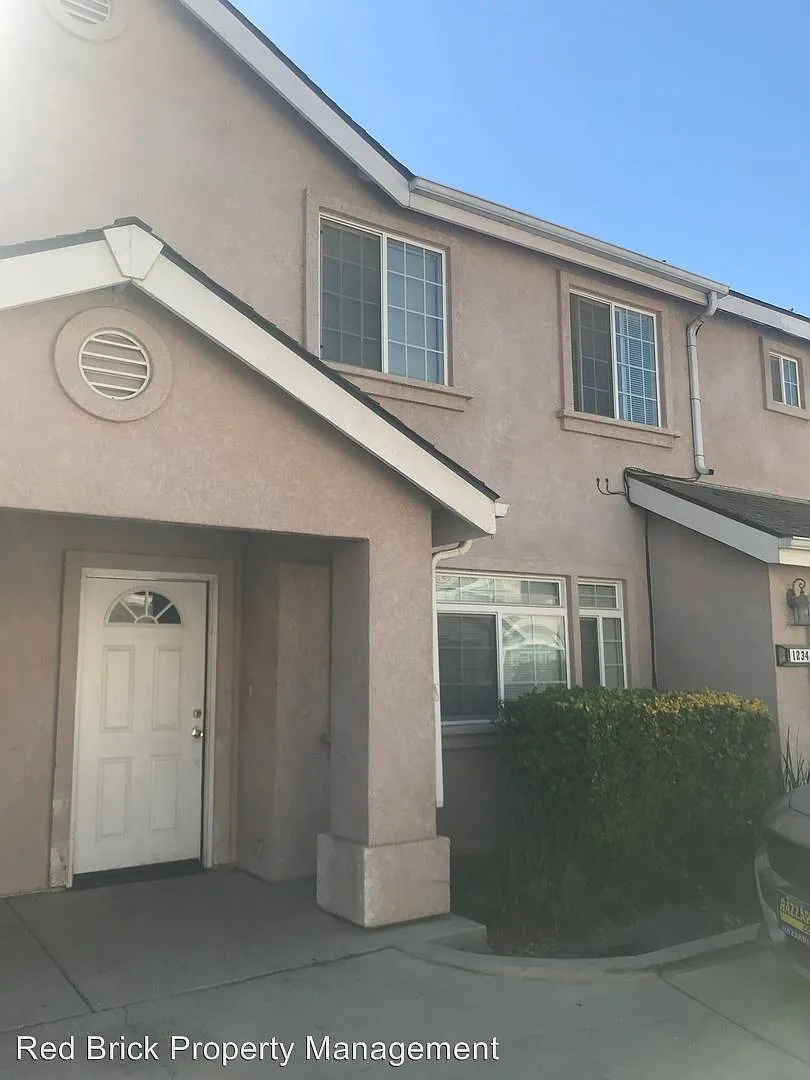 1234 E Alexander Ave photo 1