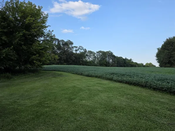 316 Hillside Rd, Edgerton, WI 53534