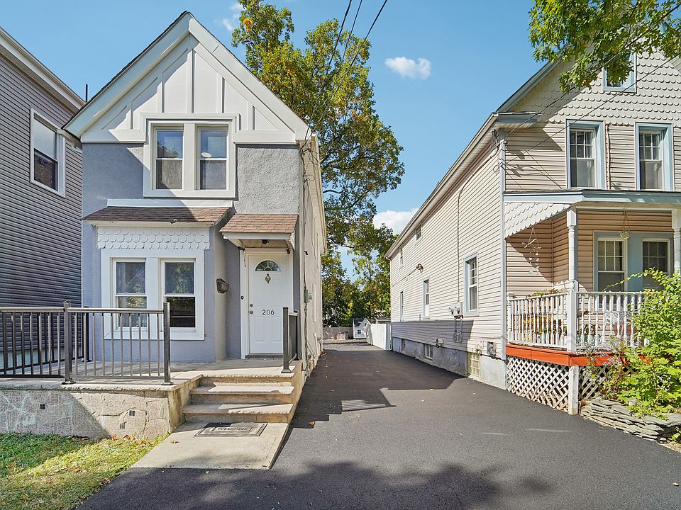 1st image of 206 Forest St