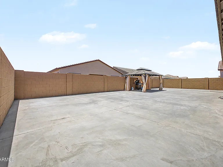 9623 W Flower St — Photo 32