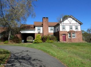 117 Lakeshore Dr, Lakeville, PA