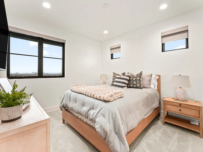 N Lancaster Pl — Photo 20