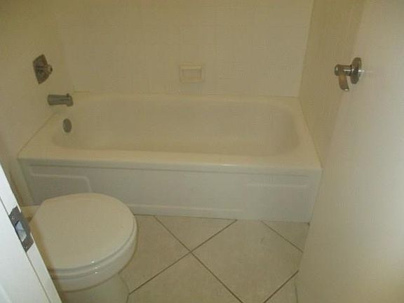4th image of 4364 NW 9th Ave #153B