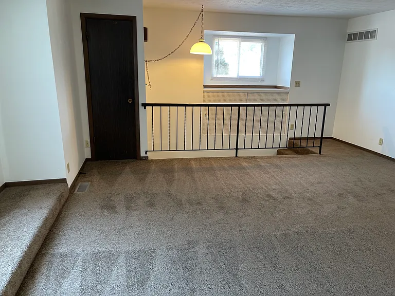 2200 Stoneybrook Rd #5 — Photo 4