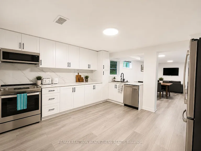 284 Wilmington Ave #LOWER — Photo 5